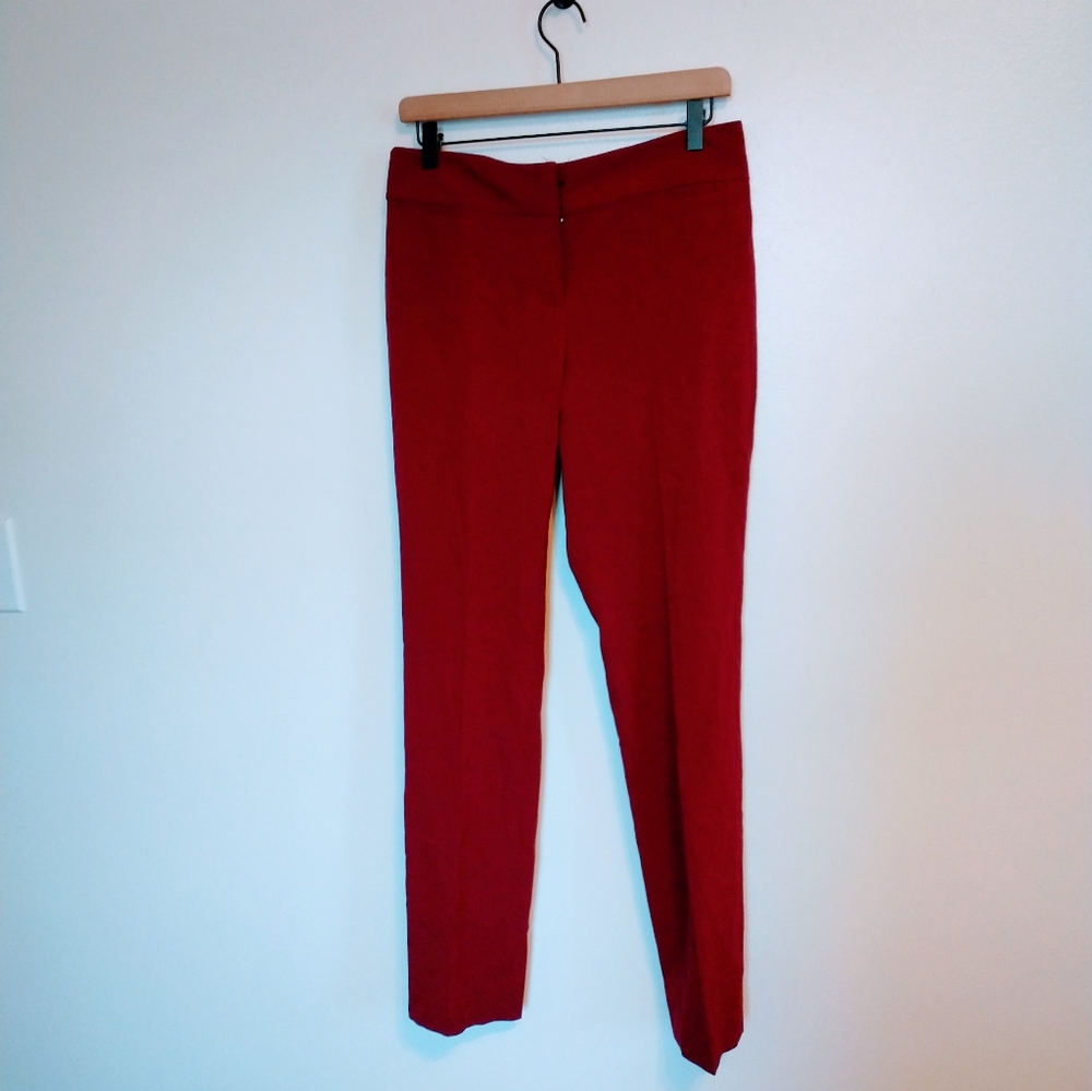 Nine West red dress pants perfect for work, size 2. Straight leg. Missing one cl
